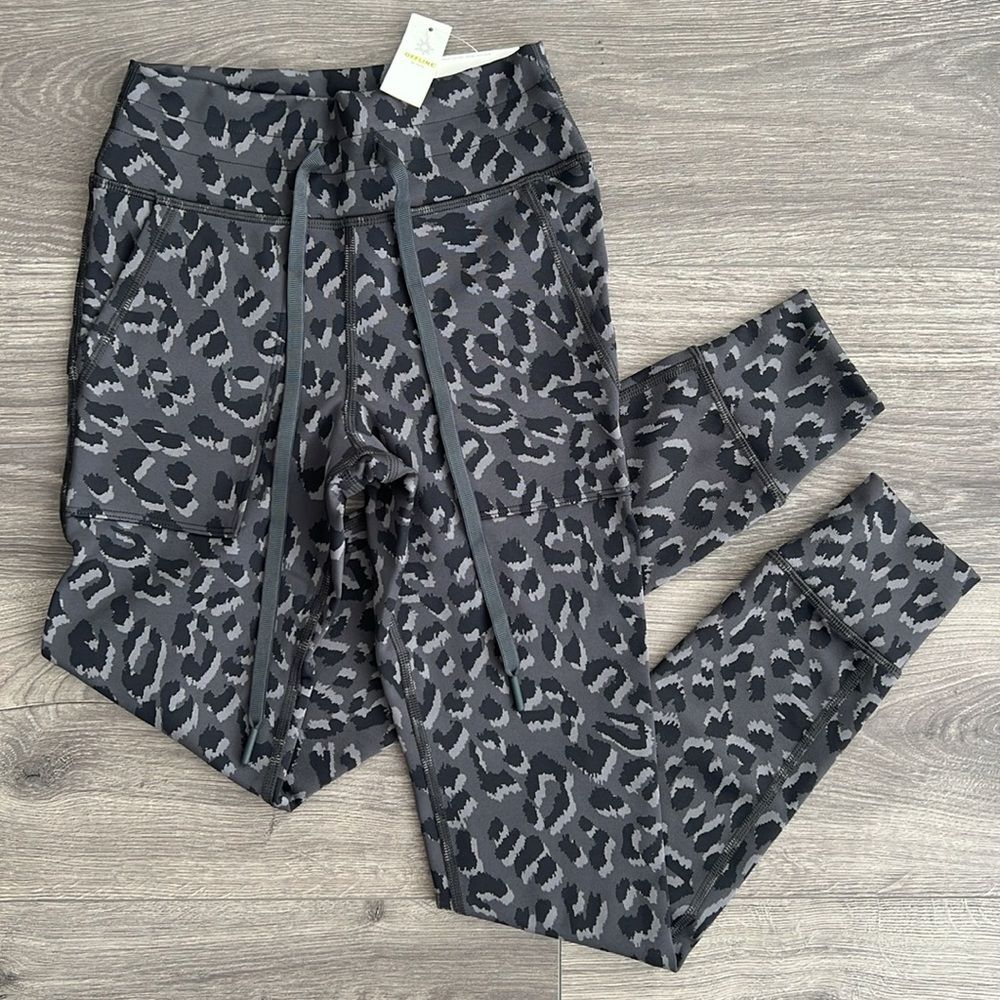 AERIE OFFLINE Jacquard Peak Jogger Legging XS Gray Leopard Animal Print Athletic